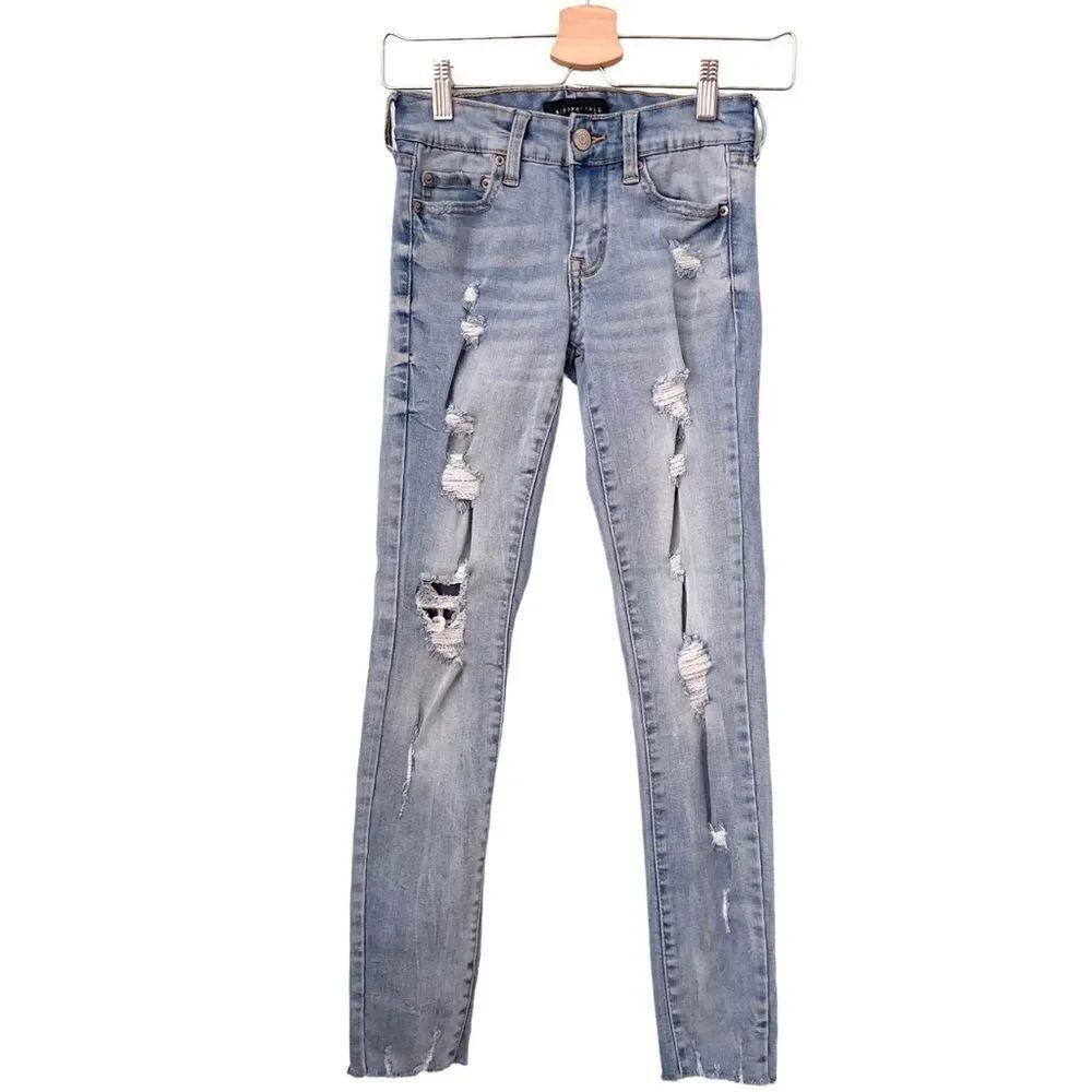 Aeropostale Low Rise Distressed Jegging in Size 0